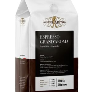Miscela D’Oro Grand’Aroma 1 kg bag of Italian espresso whole coffee beans – medium roast blend with rich aroma, smooth body and notes of cocoa, whisky, tobacco and licorice
